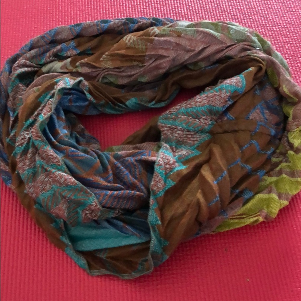 Multicolored cool textured infinity scarf